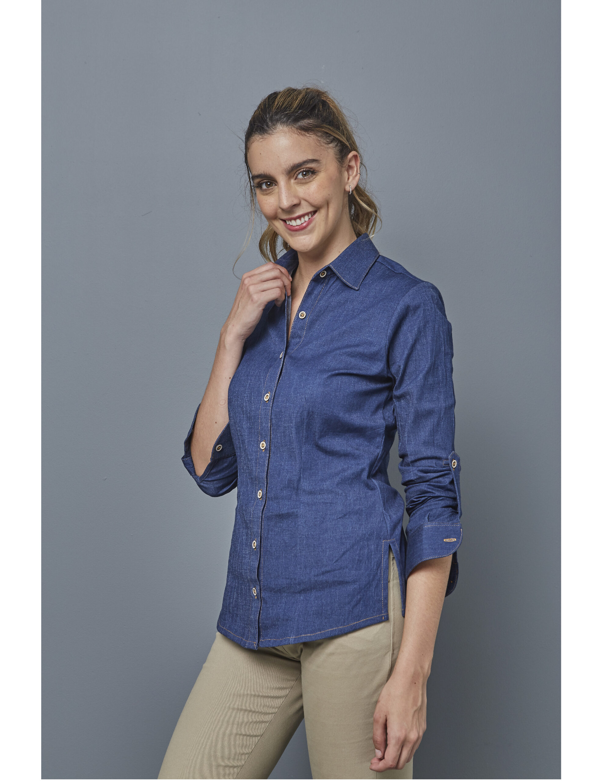 Camisa ejecutiva índigo de mujer manga larga